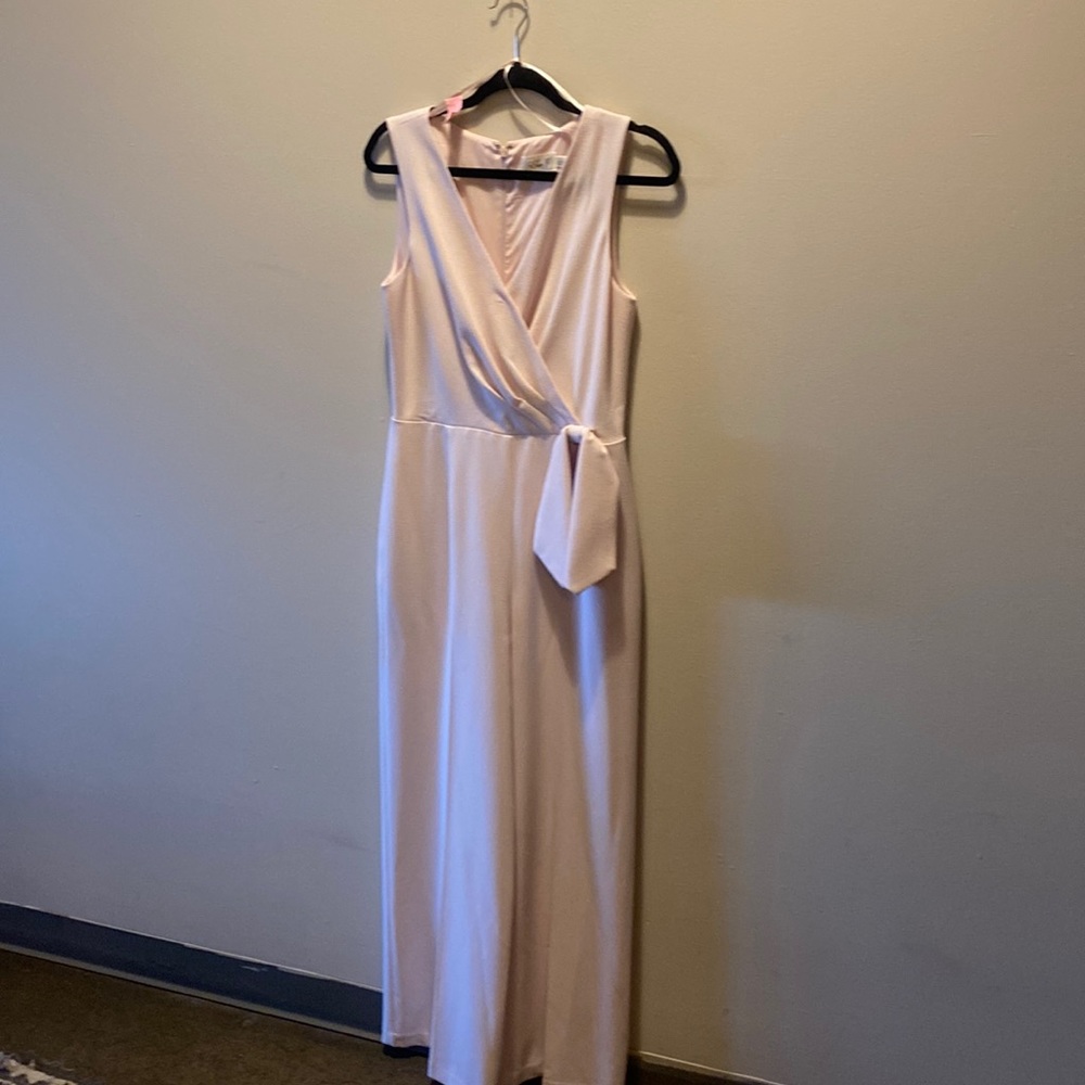 Eliza J beautiful one piece jumper in soft pink, size 8. True to size.